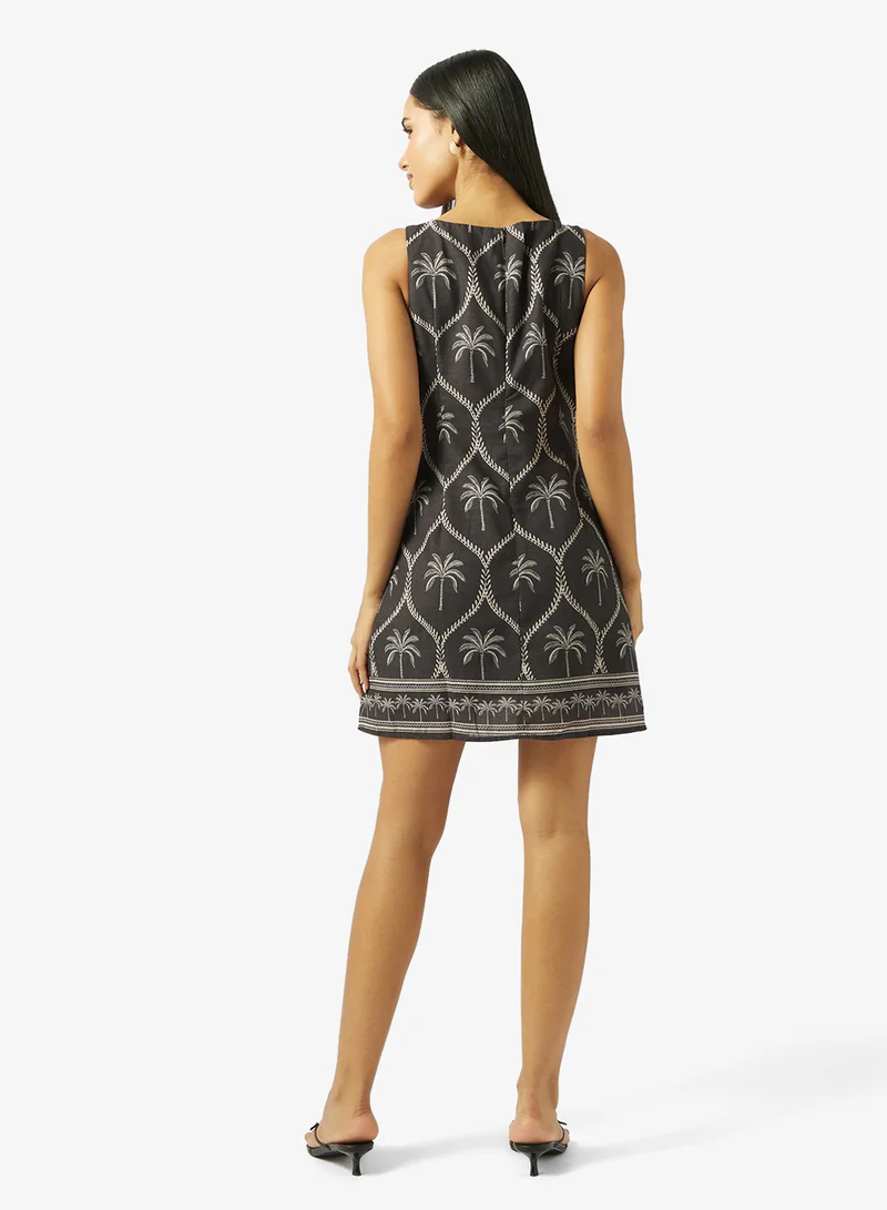 جينجر Monochrome Printed Shift Dress